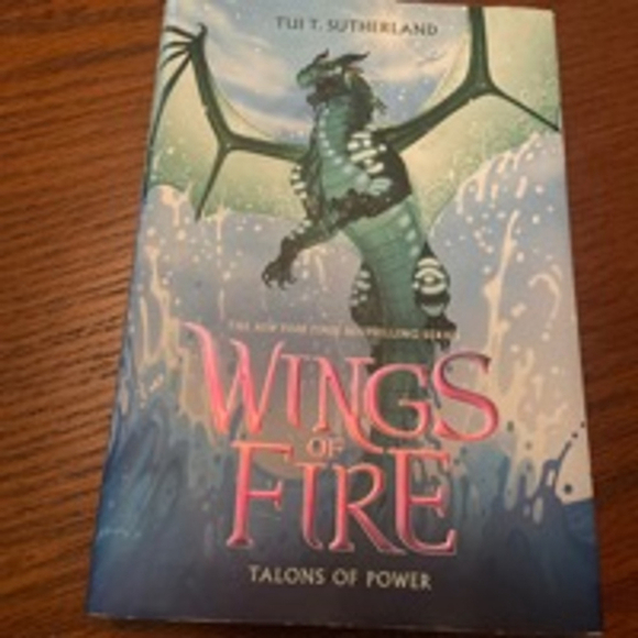 Wings of Fire Book Talons of Power excellent preowned condition - Picture 1 of 4